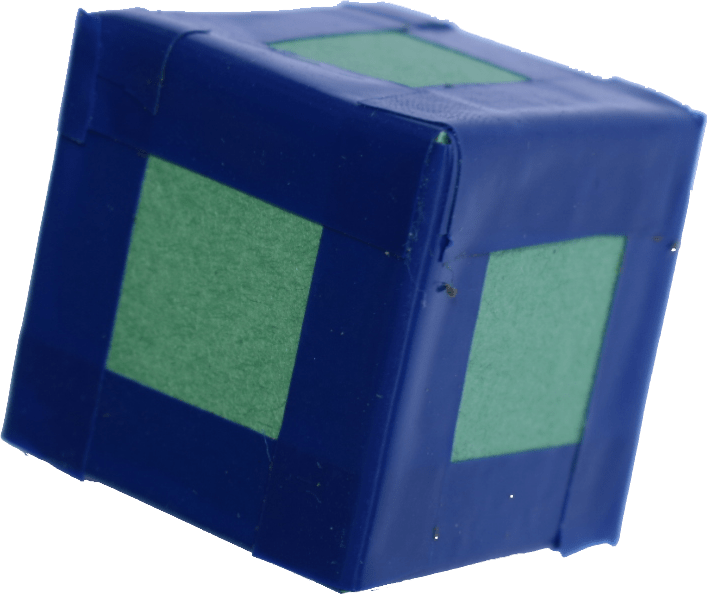 Cubo realizado utilizando polígonos regulares.